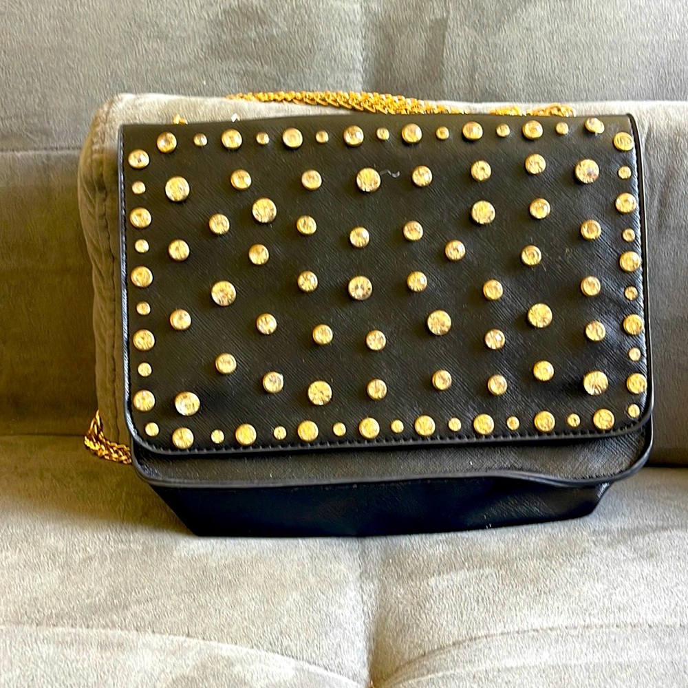 Gorgeous Rhinestone Studded Gold Chain Bag!